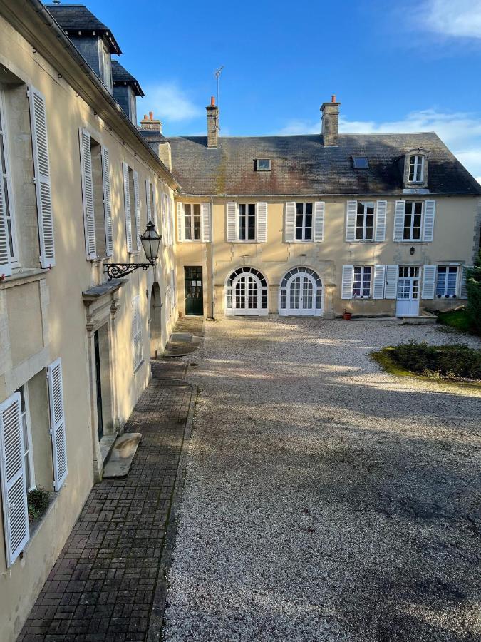 Bright Apt 70M2 In Bayeux Historic Center W Pkg Exterior photo